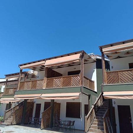 Mad'S Villas Nea Peramos  Ngoại thất bức ảnh
