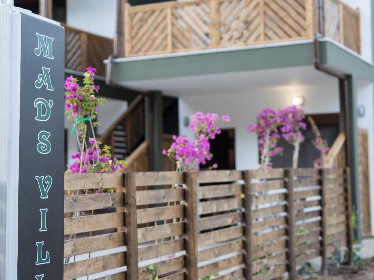 Mad'S Villas Nea Peramos  Ngoại thất bức ảnh