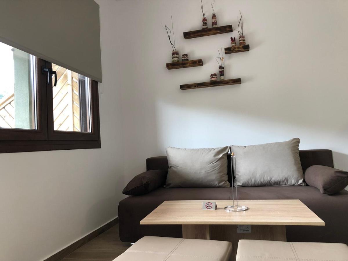 Mad'S Villas Nea Peramos  Ngoại thất bức ảnh