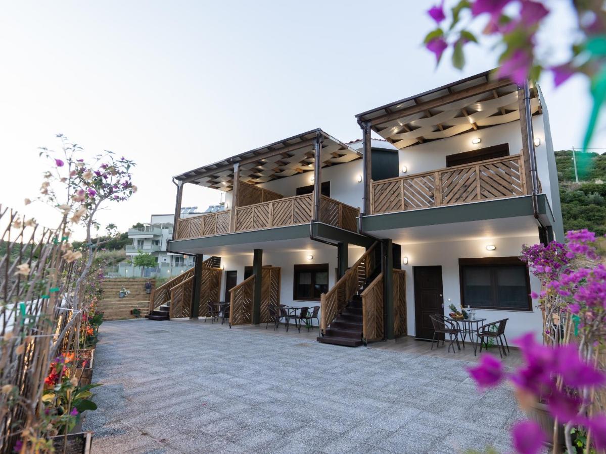 Mad'S Villas Nea Peramos  Ngoại thất bức ảnh