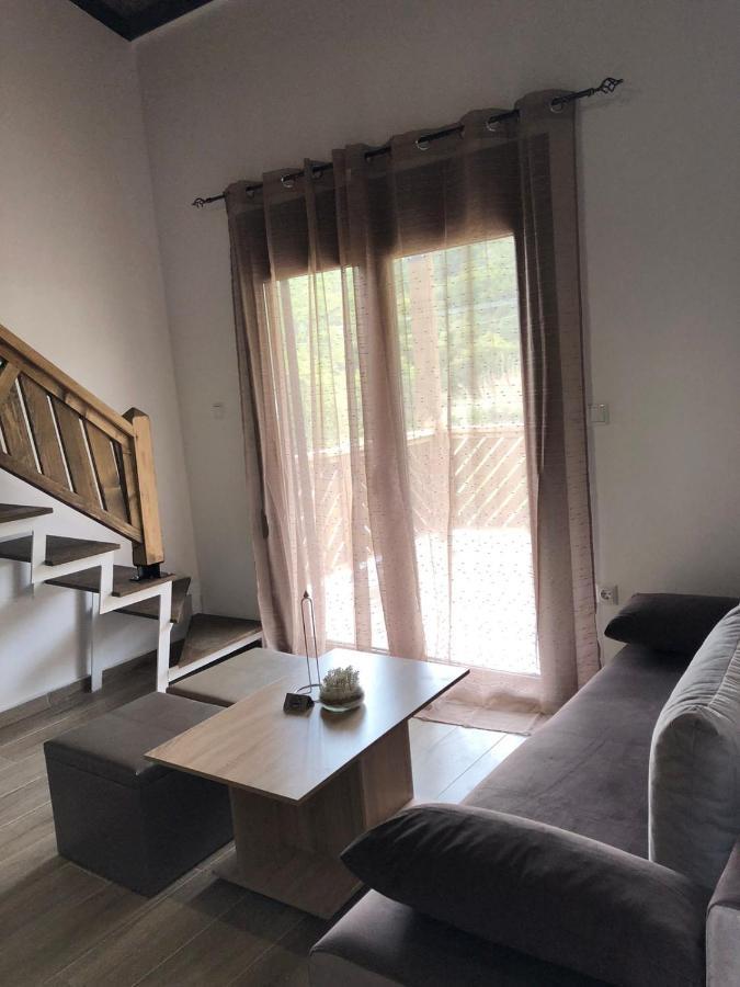 Mad'S Villas Nea Peramos  Ngoại thất bức ảnh