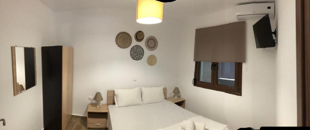 Mad'S Villas Nea Peramos  Ngoại thất bức ảnh