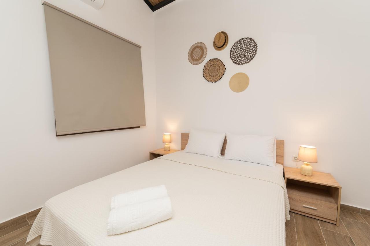 Mad'S Villas Nea Peramos  Ngoại thất bức ảnh