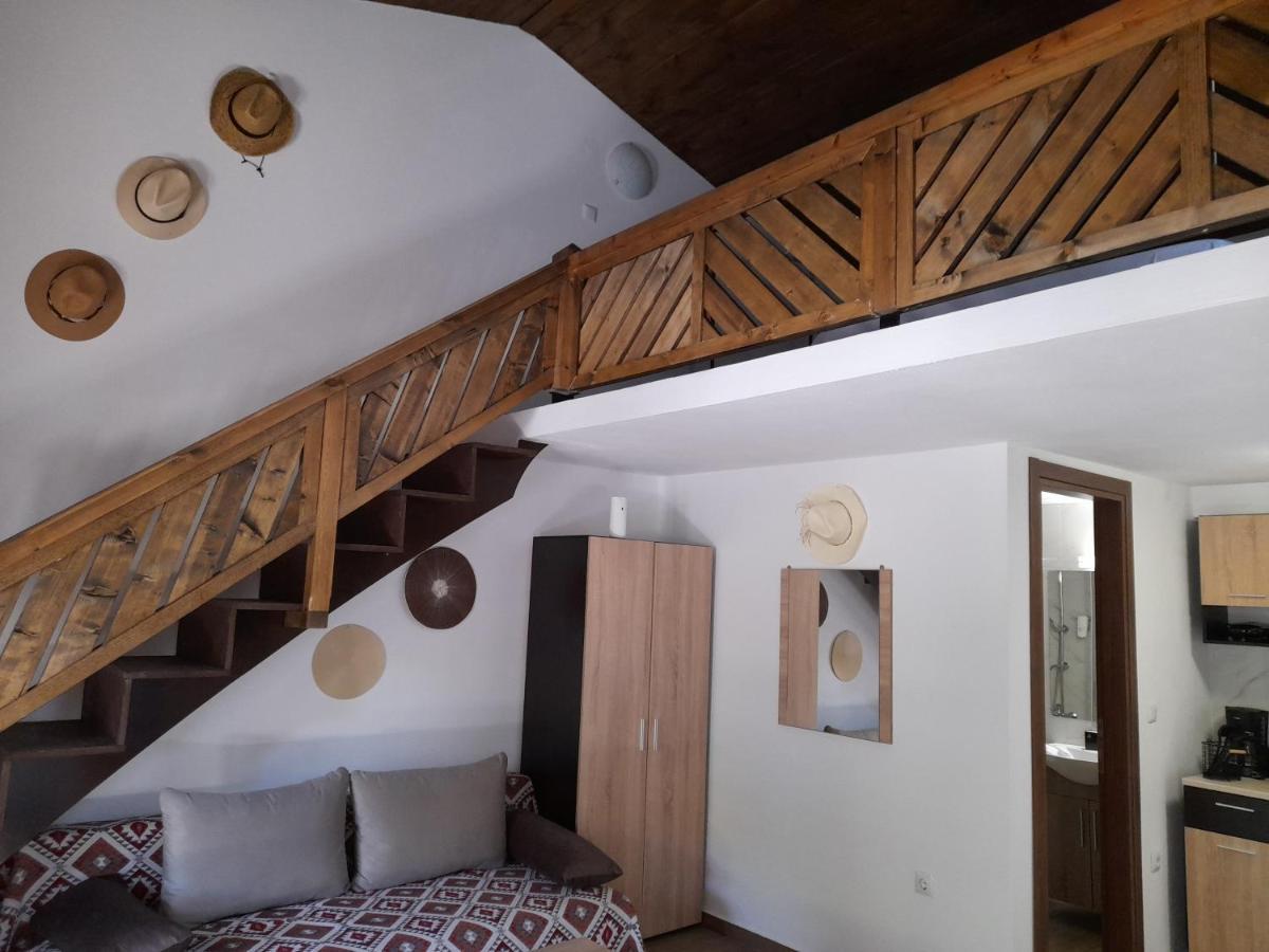 Mad'S Villas Nea Peramos  Ngoại thất bức ảnh