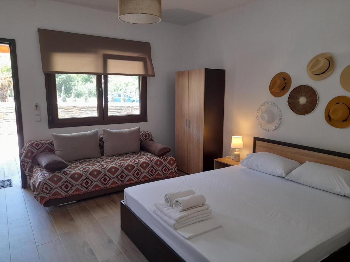 Mad'S Villas Nea Peramos  Phòng bức ảnh