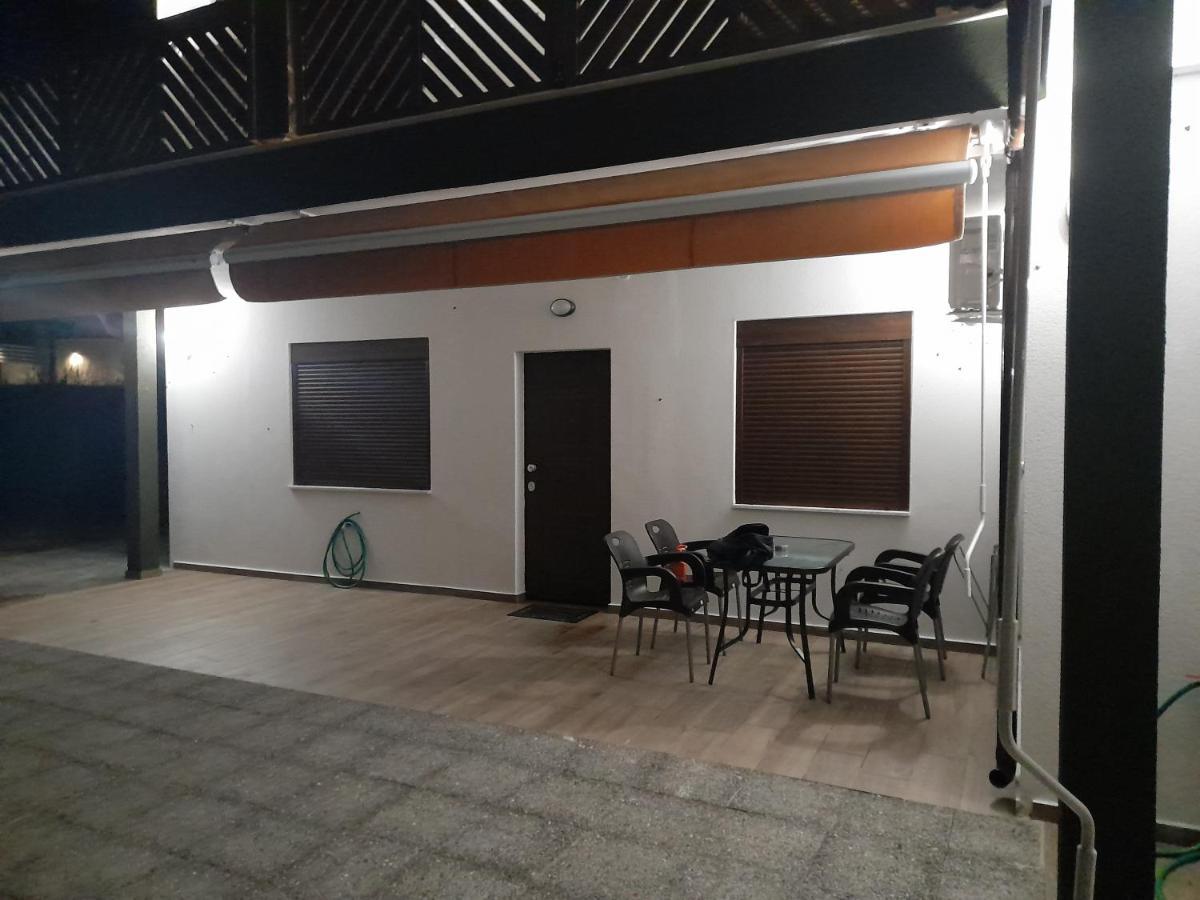 Mad'S Villas Nea Peramos  Phòng bức ảnh