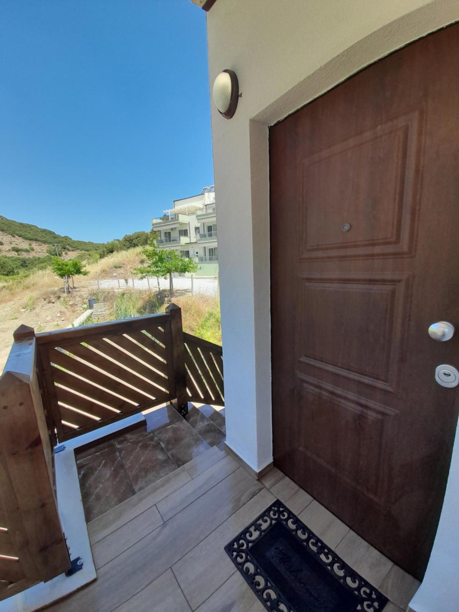 Mad'S Villas Nea Peramos  Phòng bức ảnh