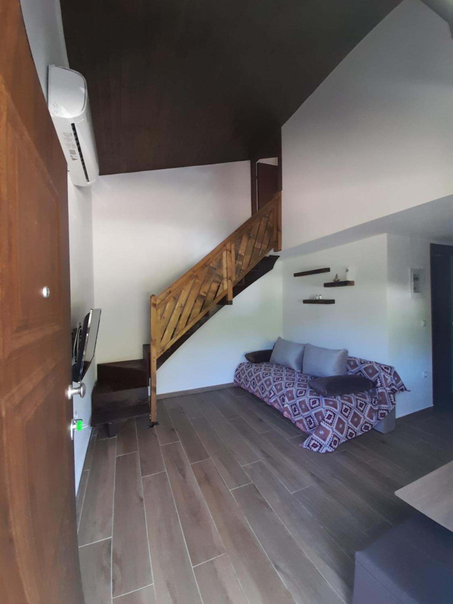Mad'S Villas Nea Peramos  Phòng bức ảnh